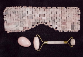 image-808908-rose_quartz_mask_egg_roller.jpg